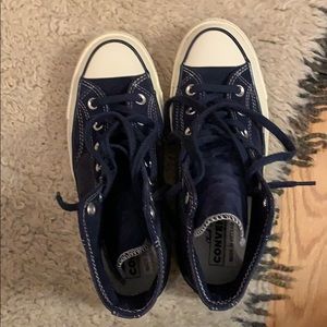 Navy Converse high tops size 7